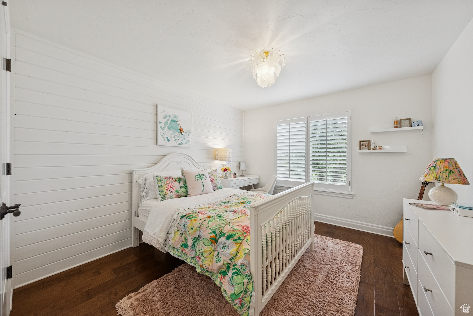 1917 E HOLLADAY VIEW PL