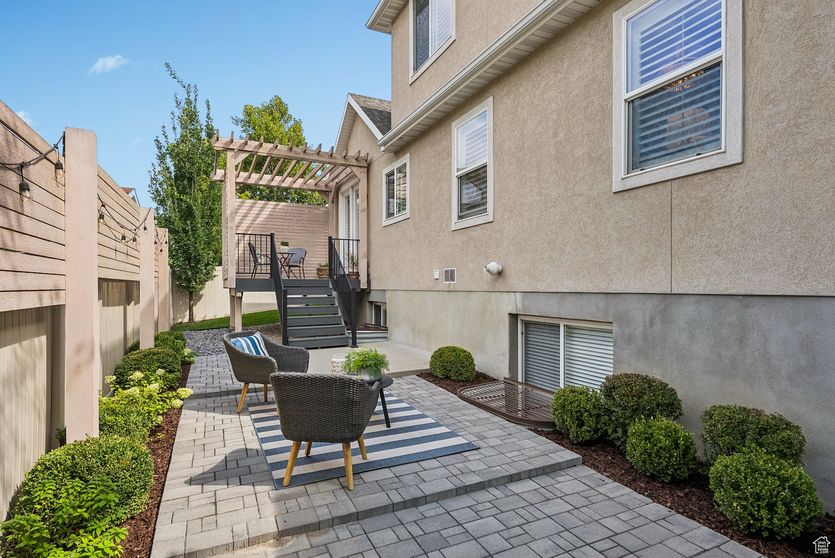 1917 E HOLLADAY VIEW PL