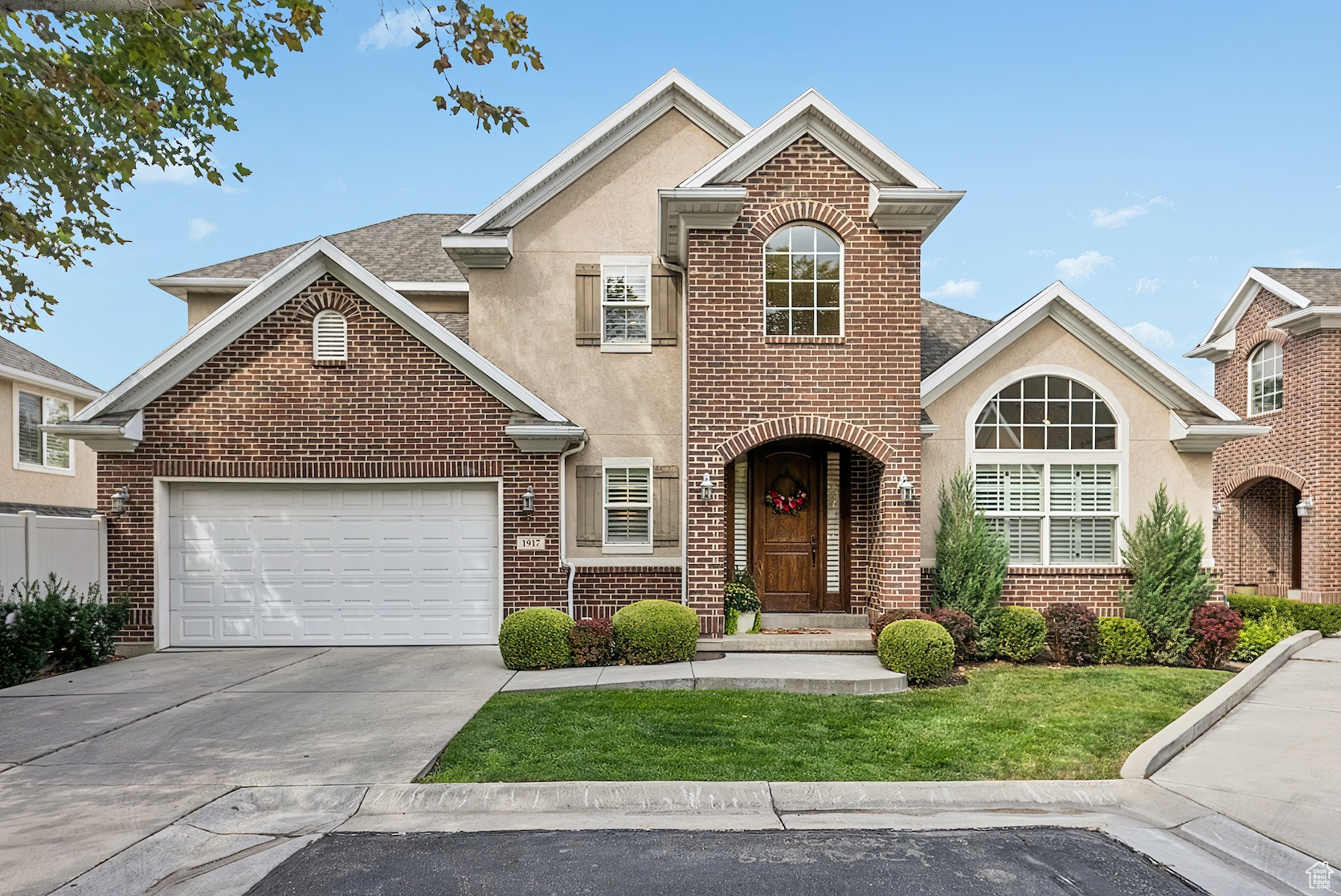 1917 E HOLLADAY VIEW PL