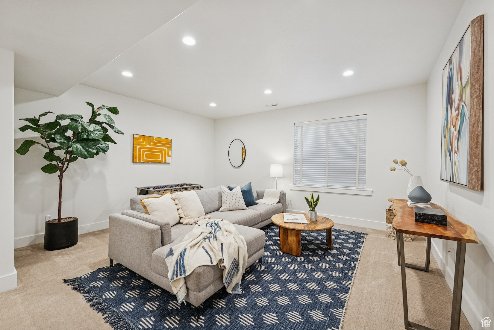 1917 E HOLLADAY VIEW PL