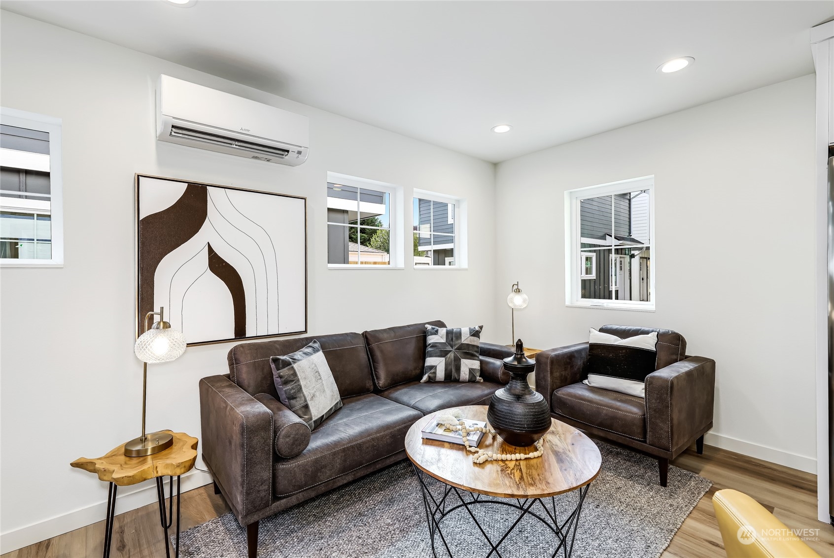 9033 -B 15th Avenue SW