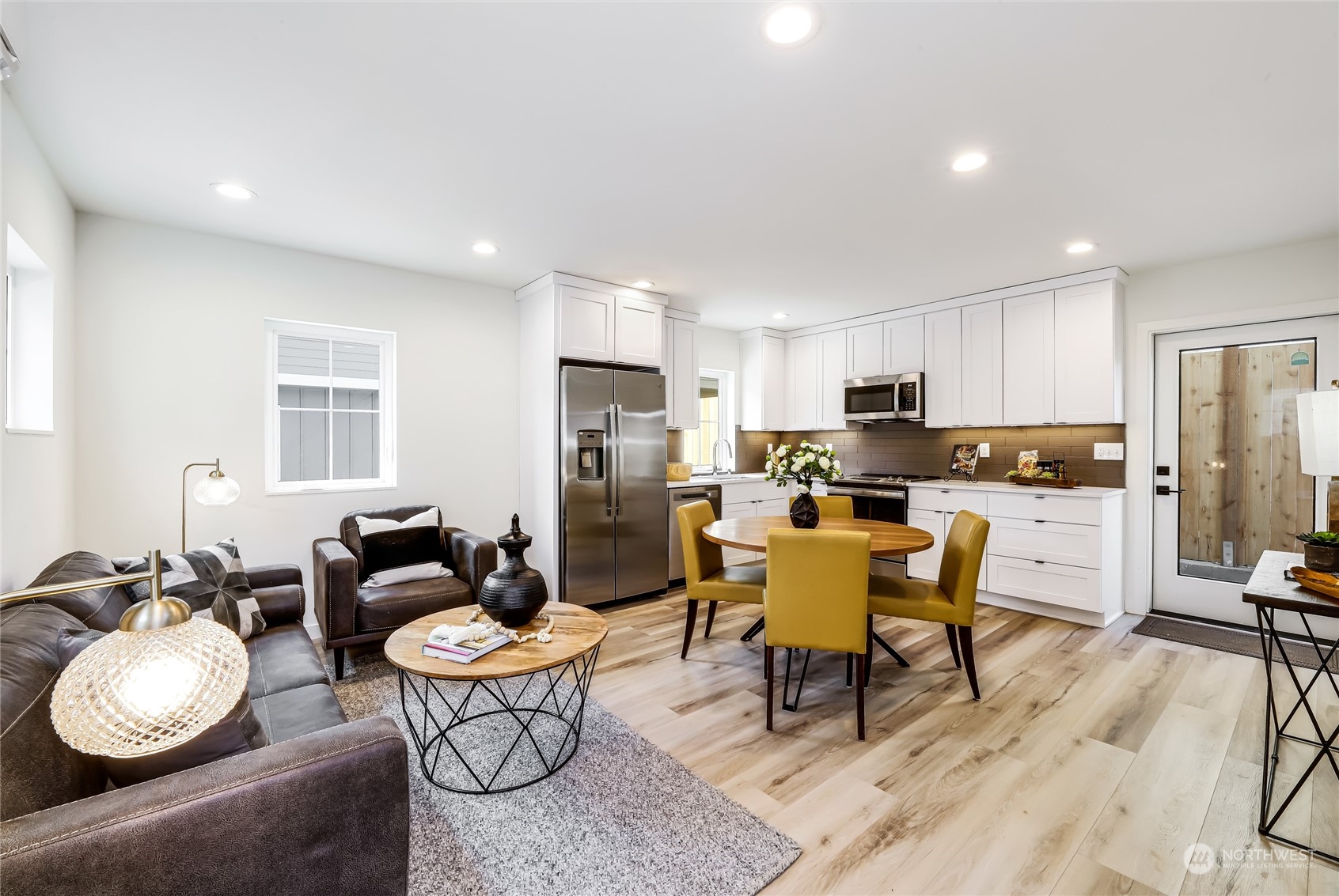 9033 -B 15th Avenue SW