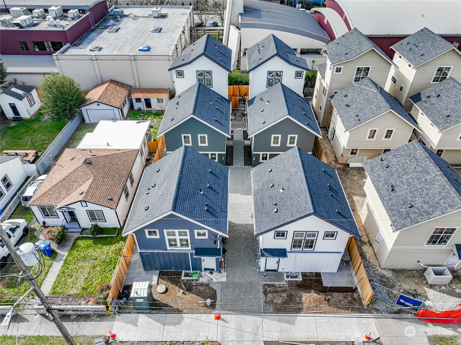 9033 -B 15th Avenue SW