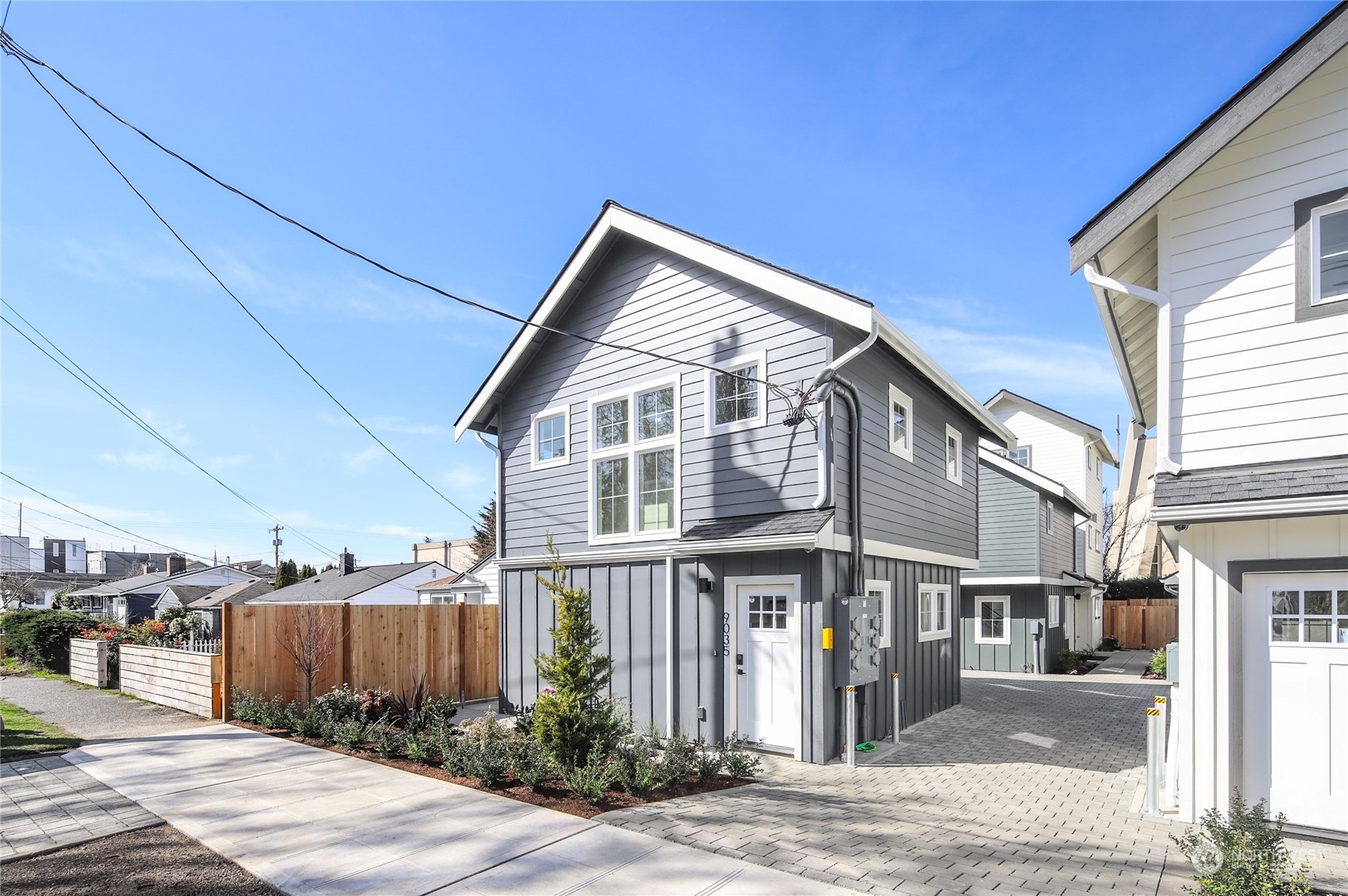 9033 -B 15th Avenue SW