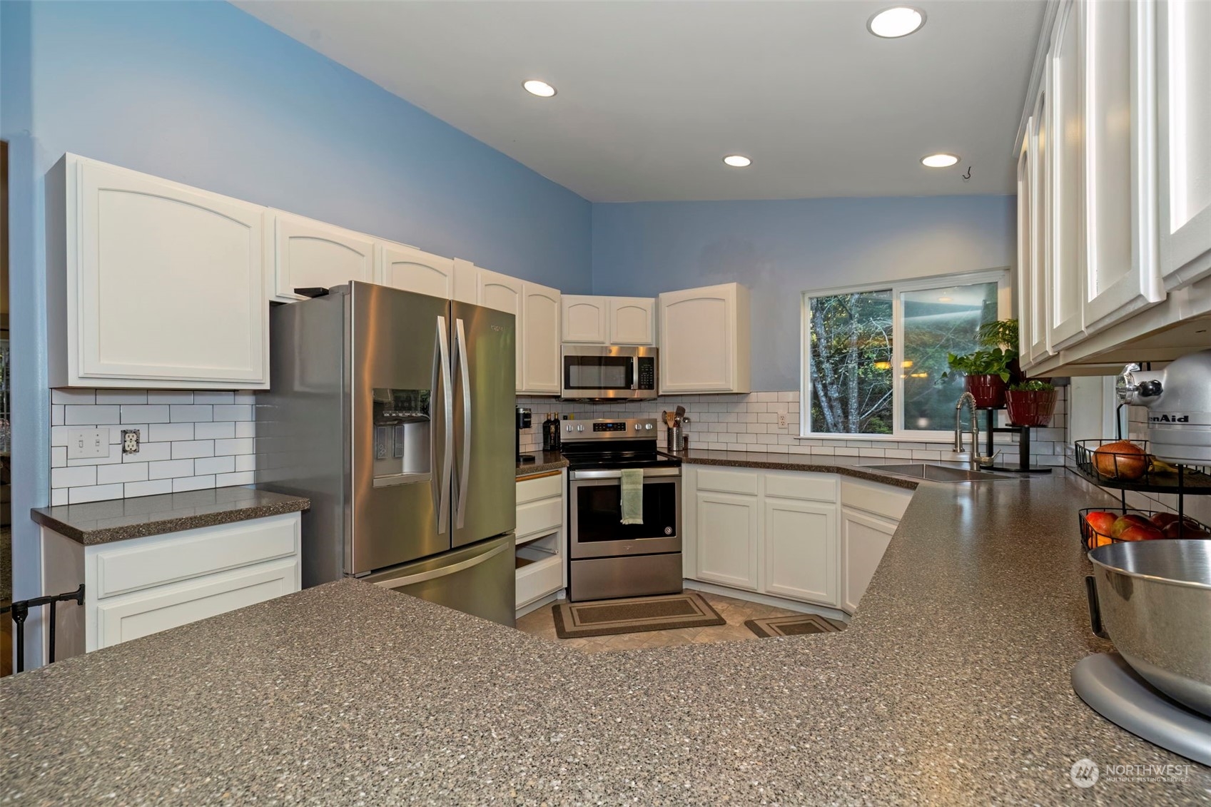 910 SW Berry Lake Rd