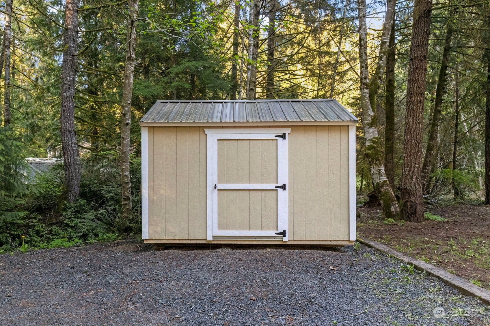 910 SW Berry Lake Rd