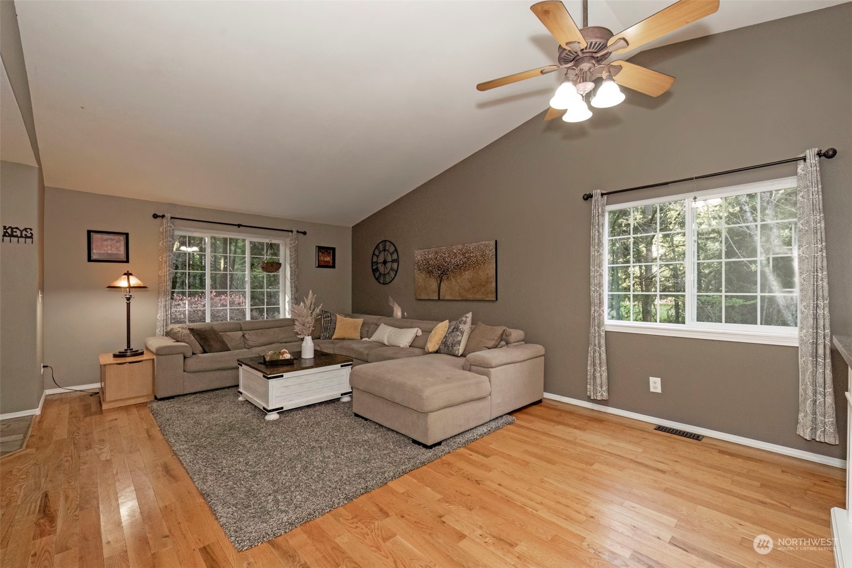 910 SW Berry Lake Rd