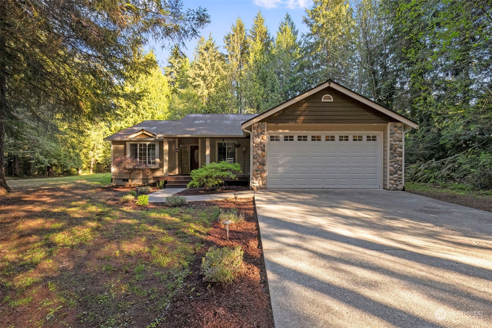 910 SW Berry Lake Rd