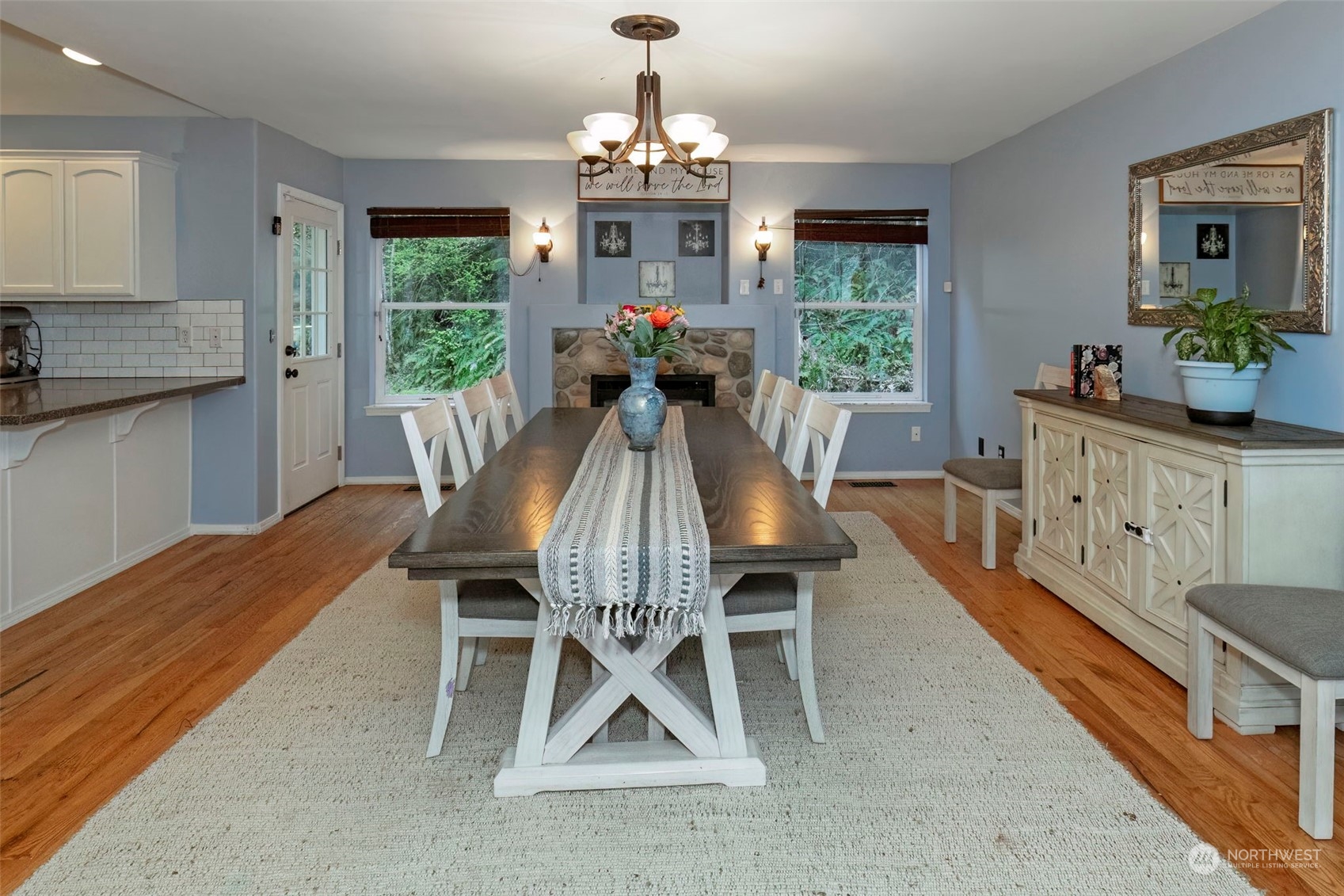 910 SW Berry Lake Rd