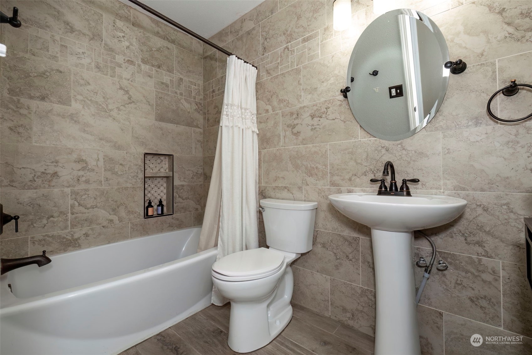 910 SW Berry Lake Rd