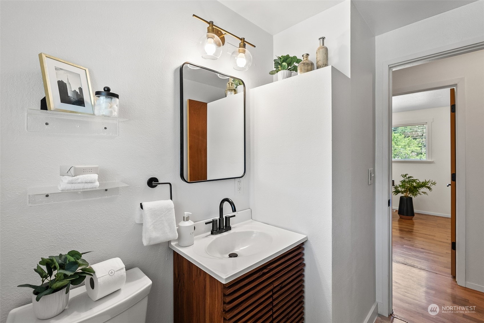 2002 SE Juniper Court