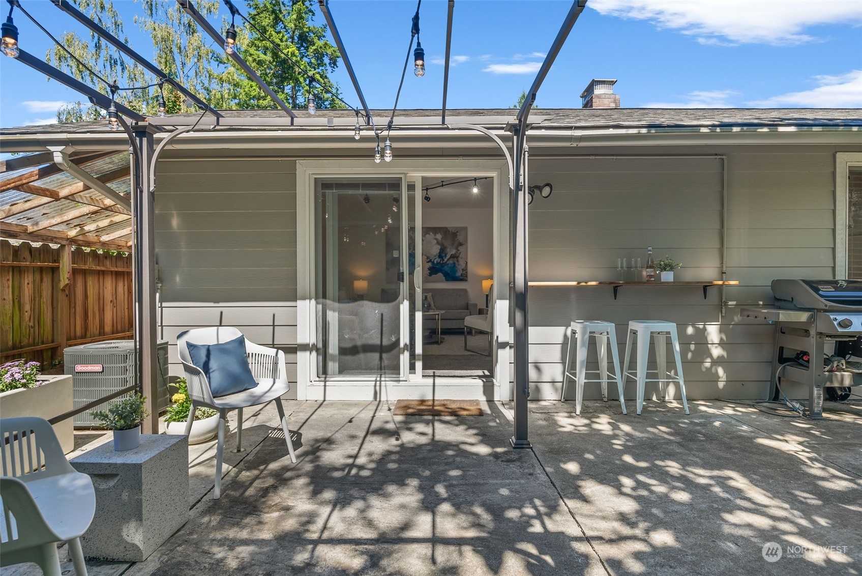 2002 SE Juniper Court