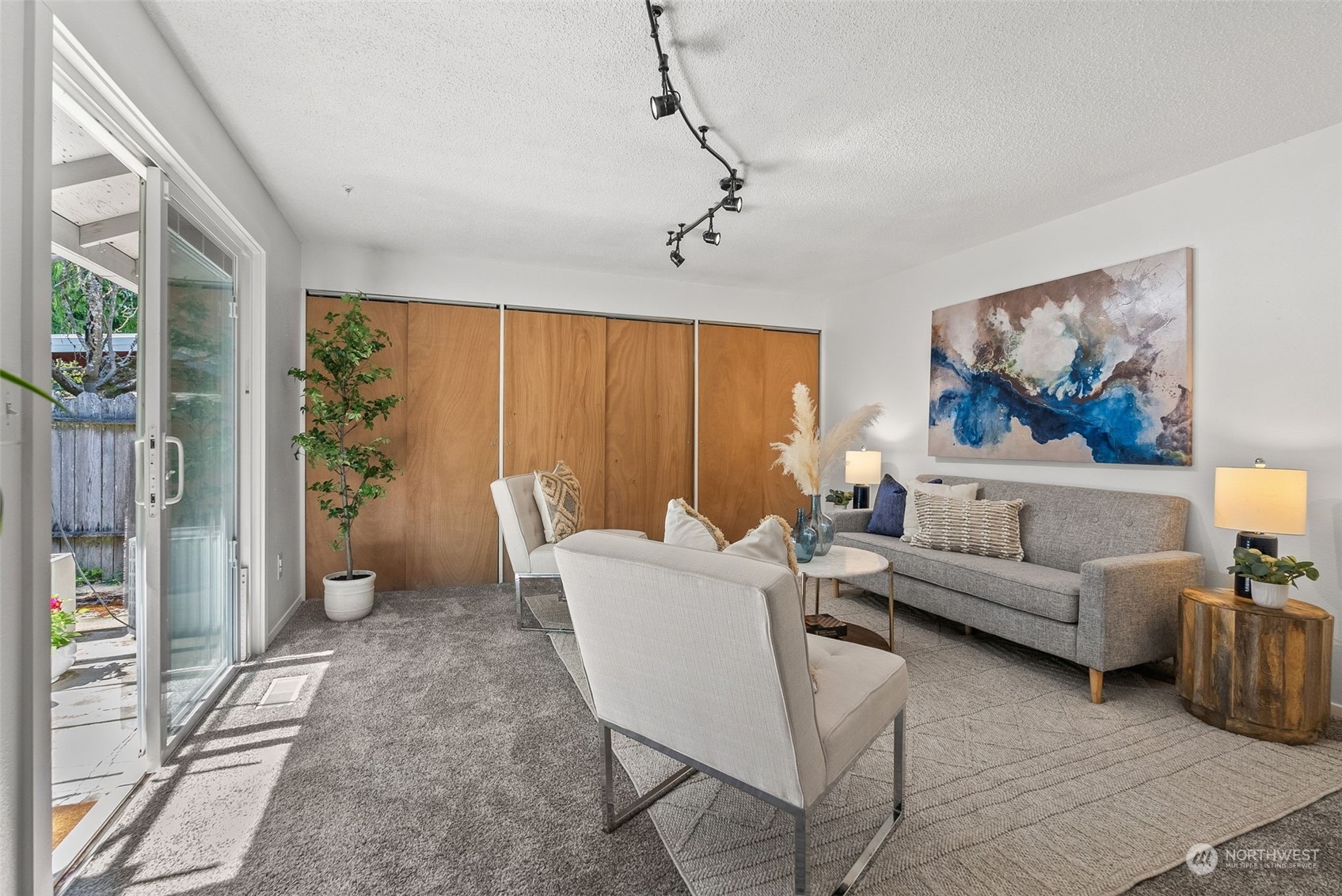 2002 SE Juniper Court