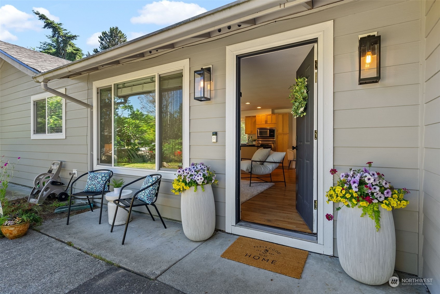 2002 SE Juniper Court