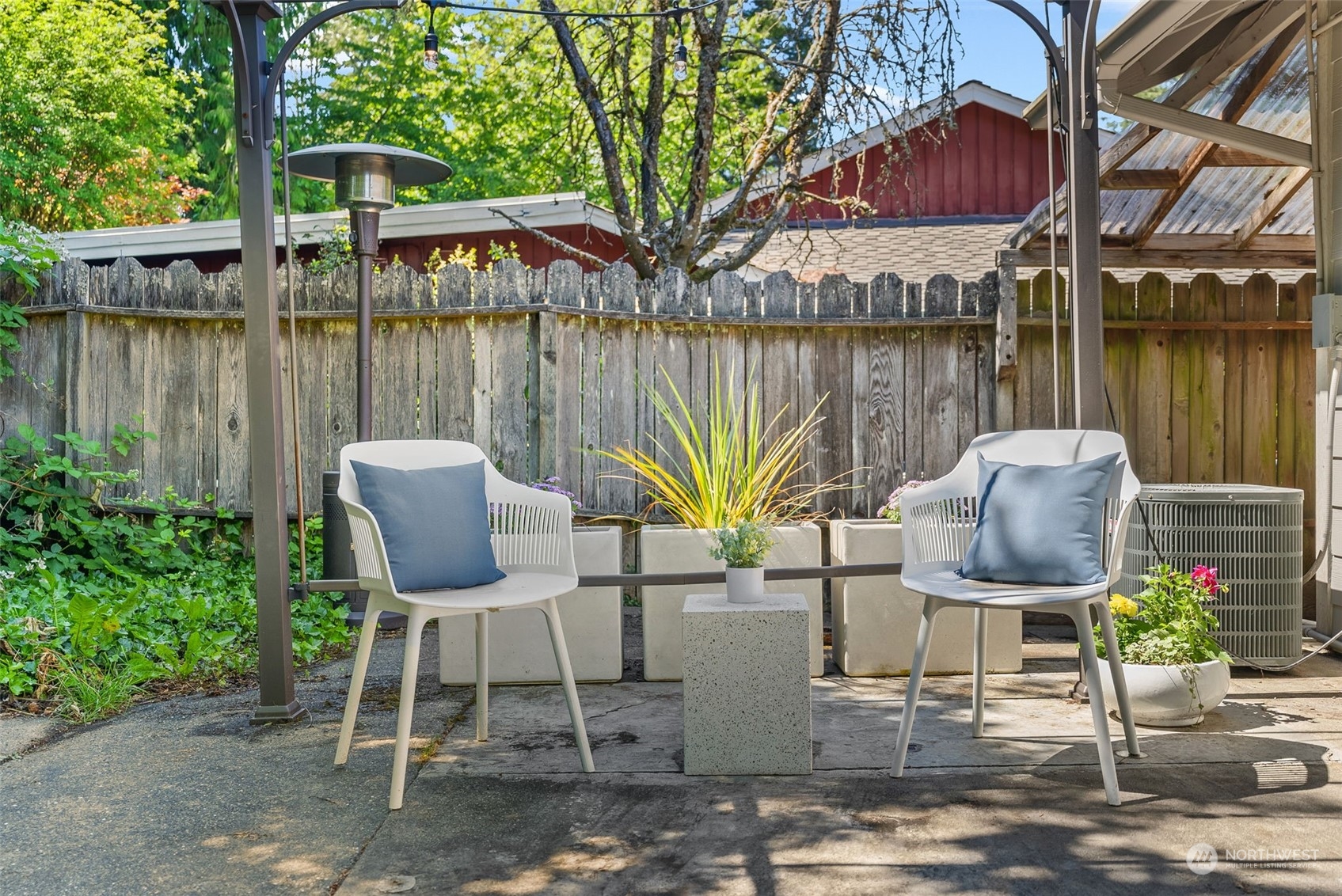 2002 SE Juniper Court