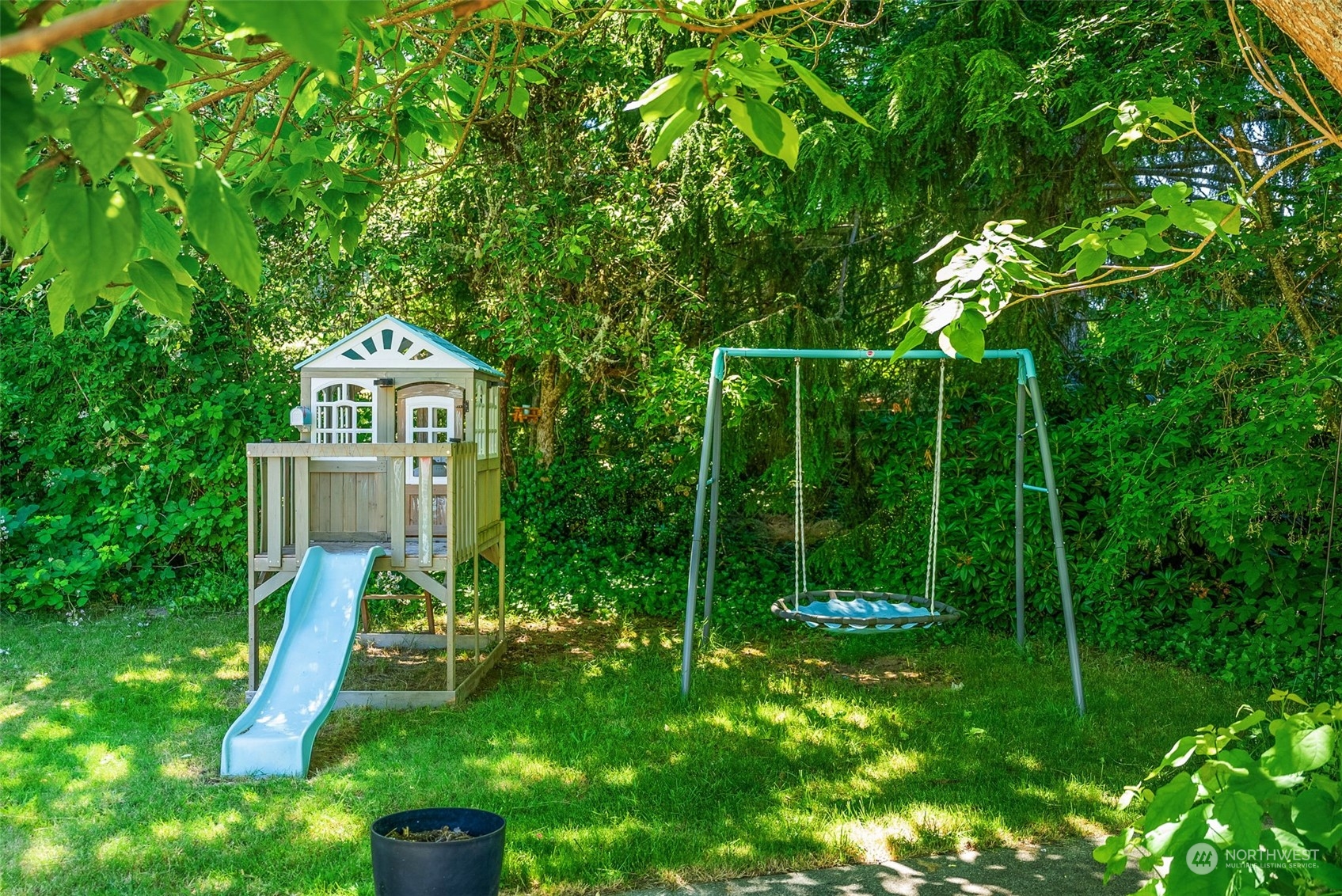 2002 SE Juniper Court