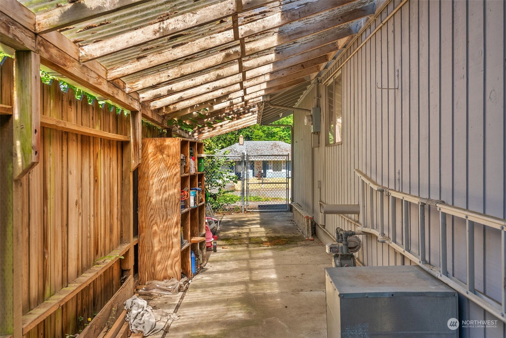 2002 SE Juniper Court