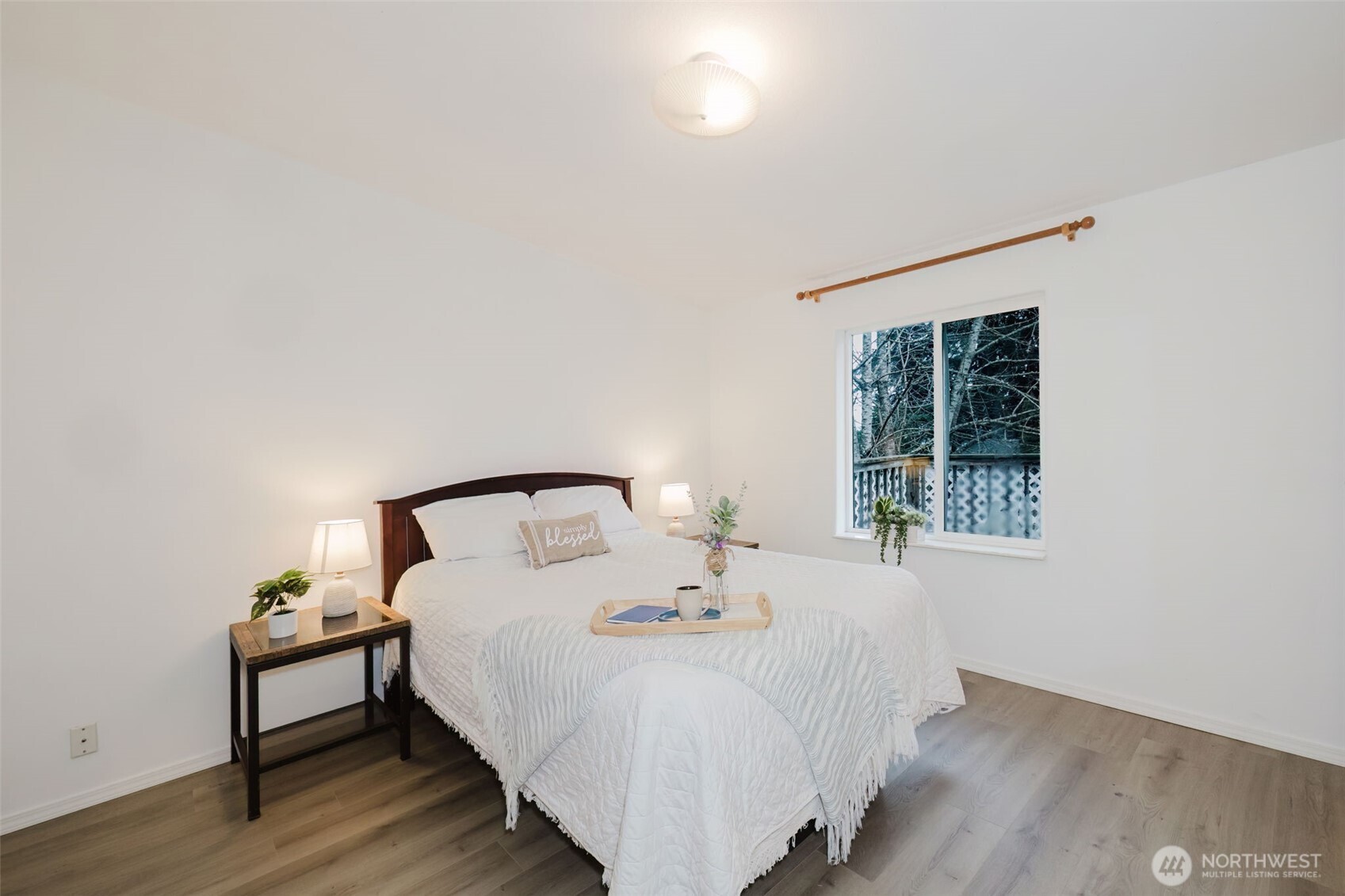 2527 Oregon Street E