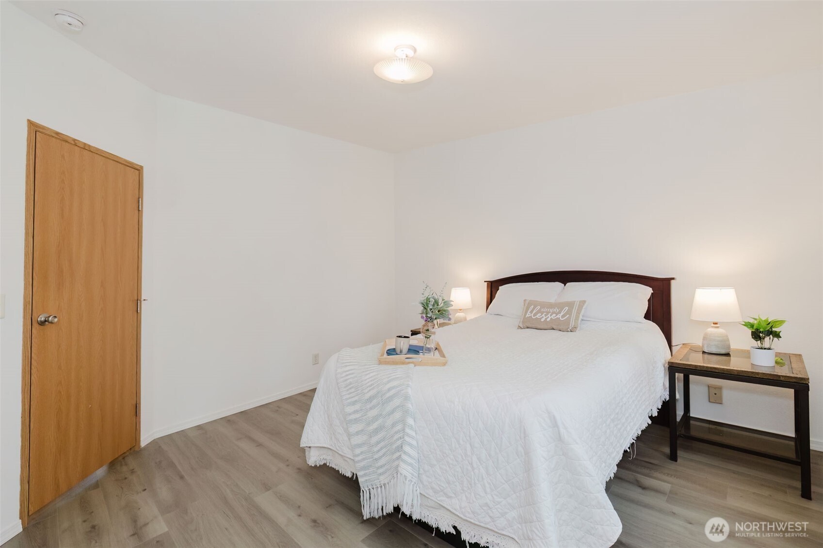 2527 Oregon Street E