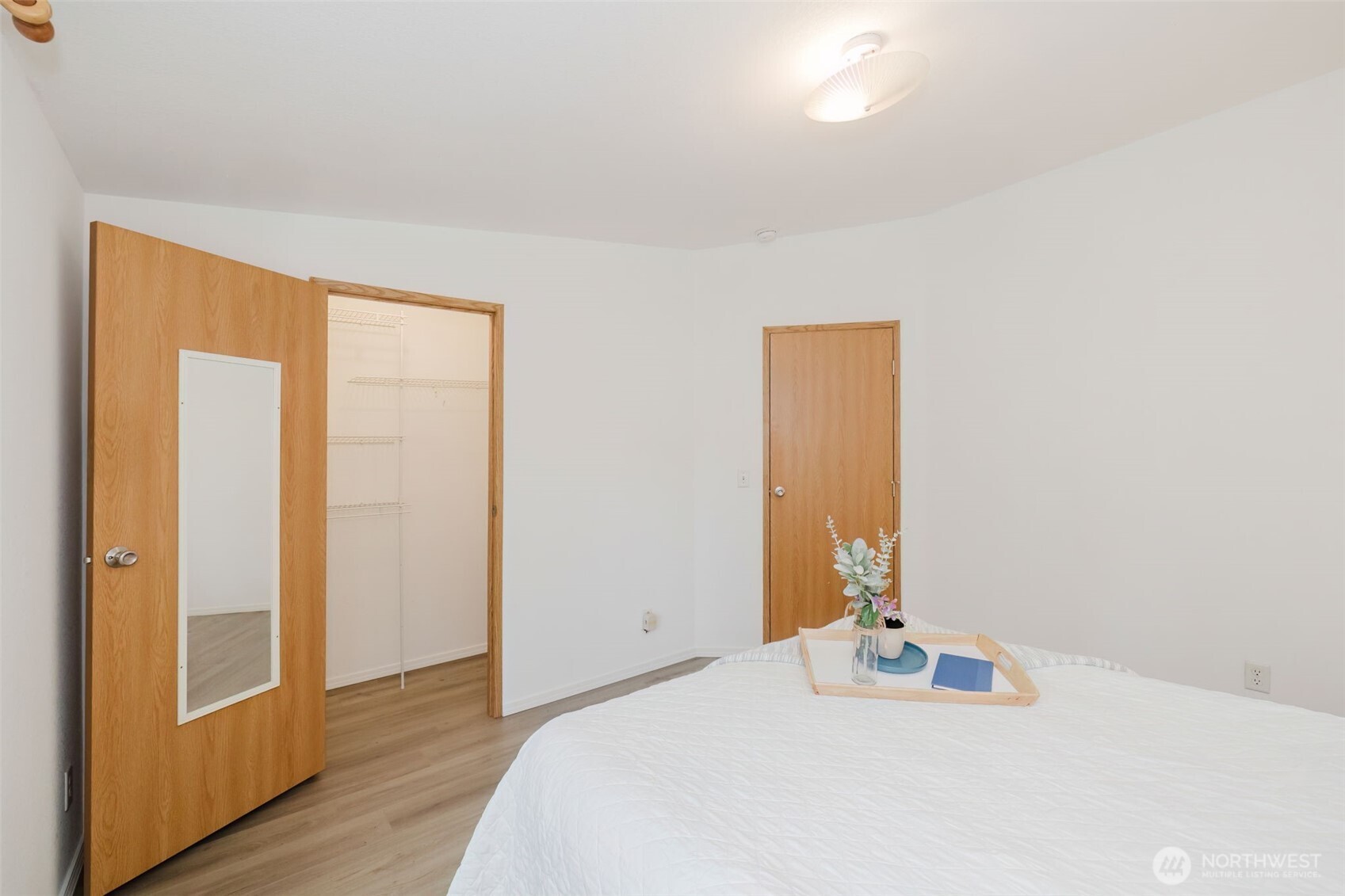 2527 Oregon Street E