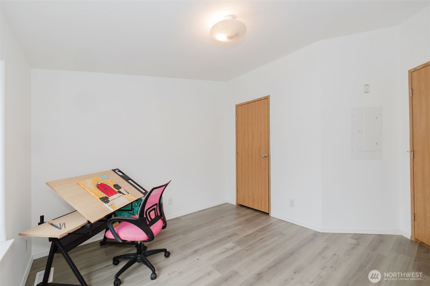 2527 Oregon Street E