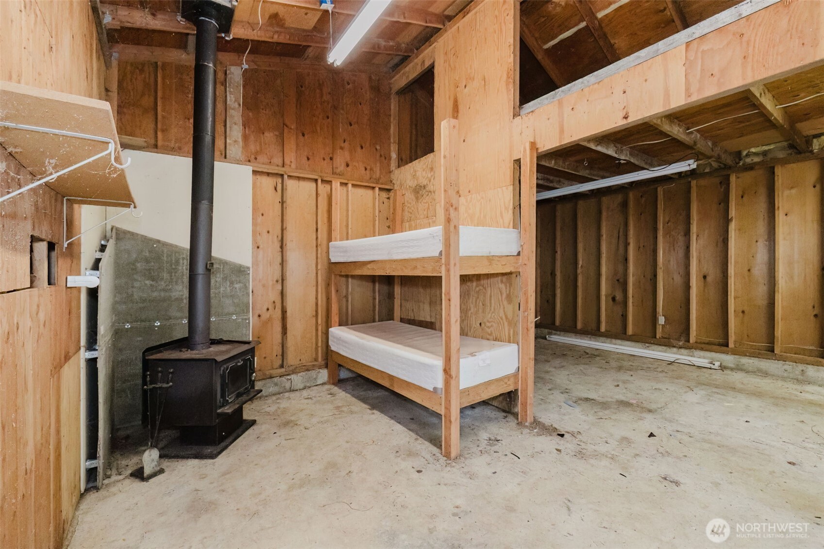 2527 Oregon Street E