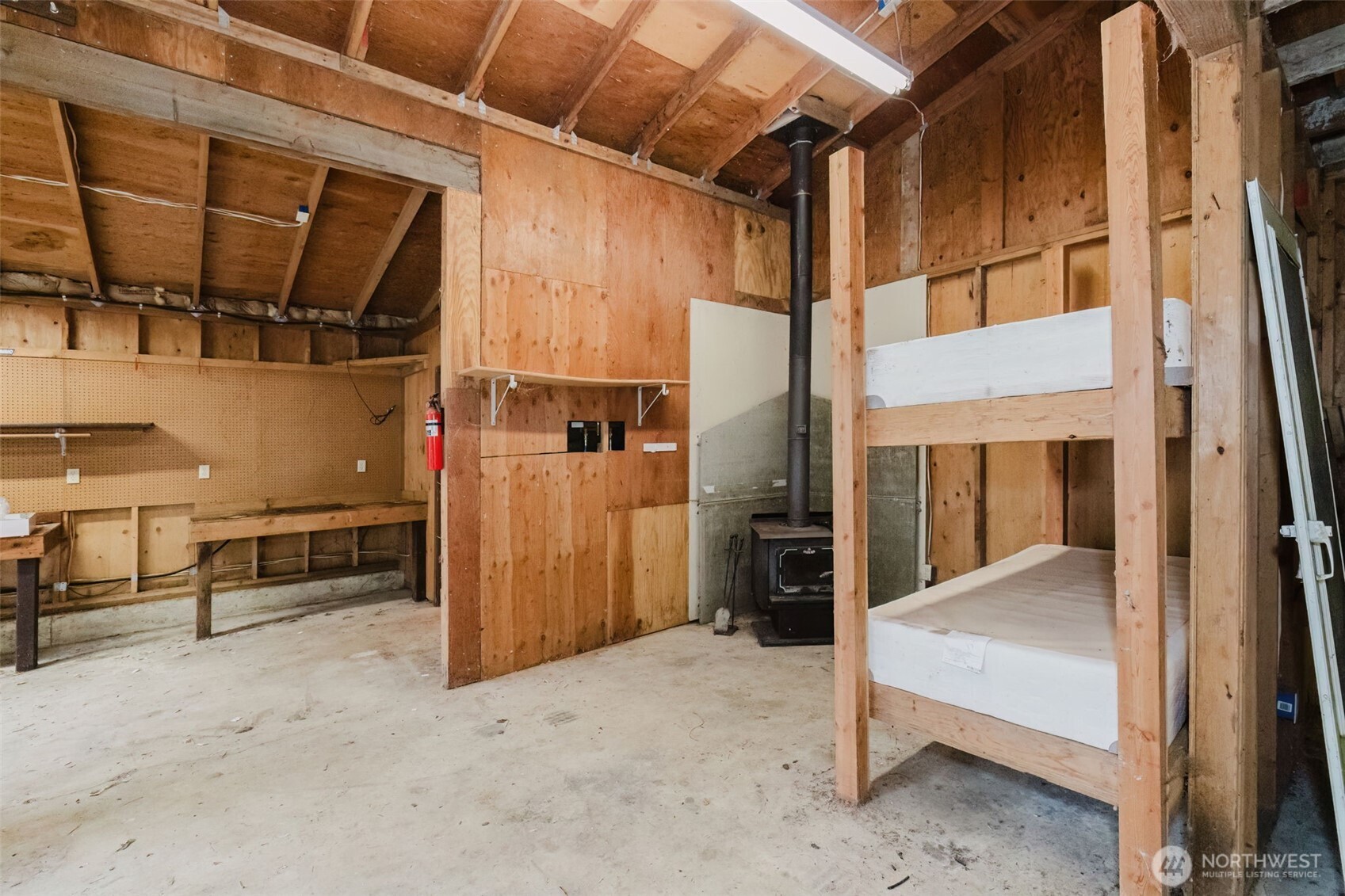 2527 Oregon Street E