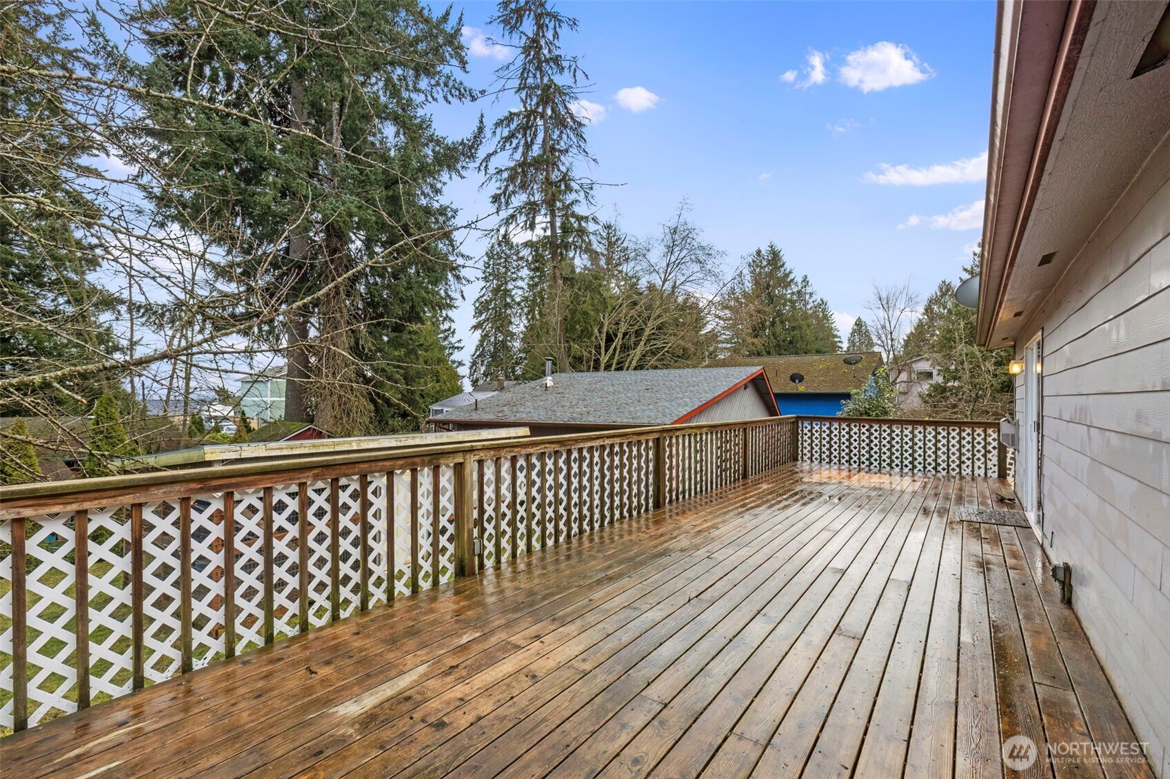 2527 Oregon Street E