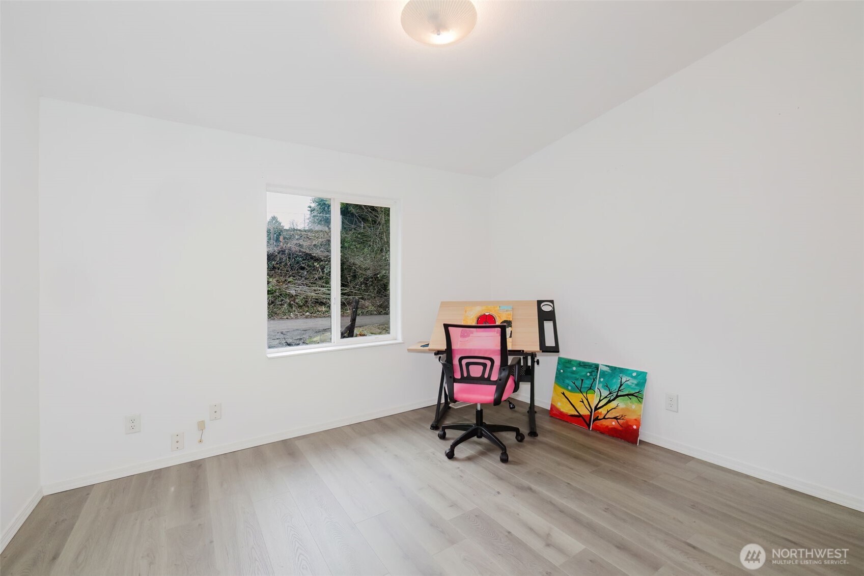 2527 Oregon Street E