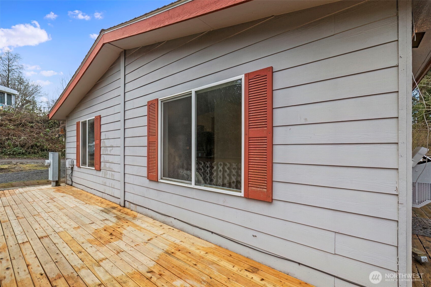 2527 Oregon Street E