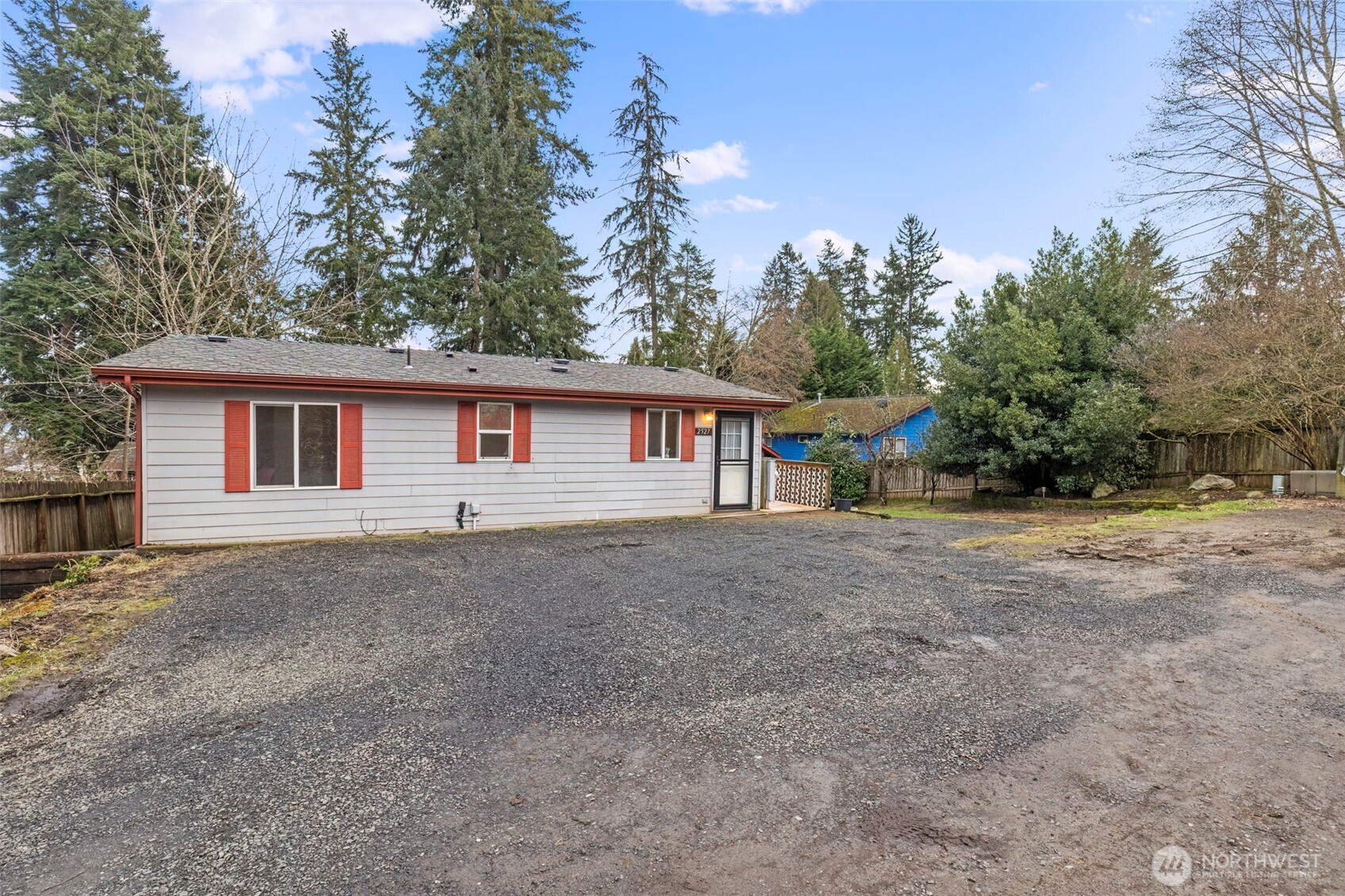 2527 Oregon Street E