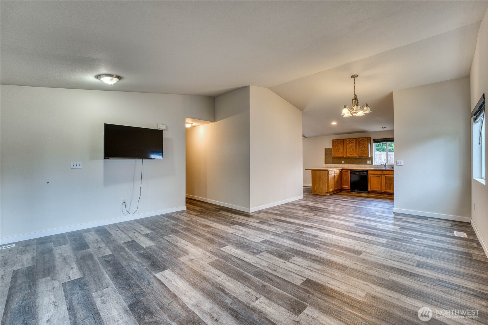 912 Eagle Crest Place