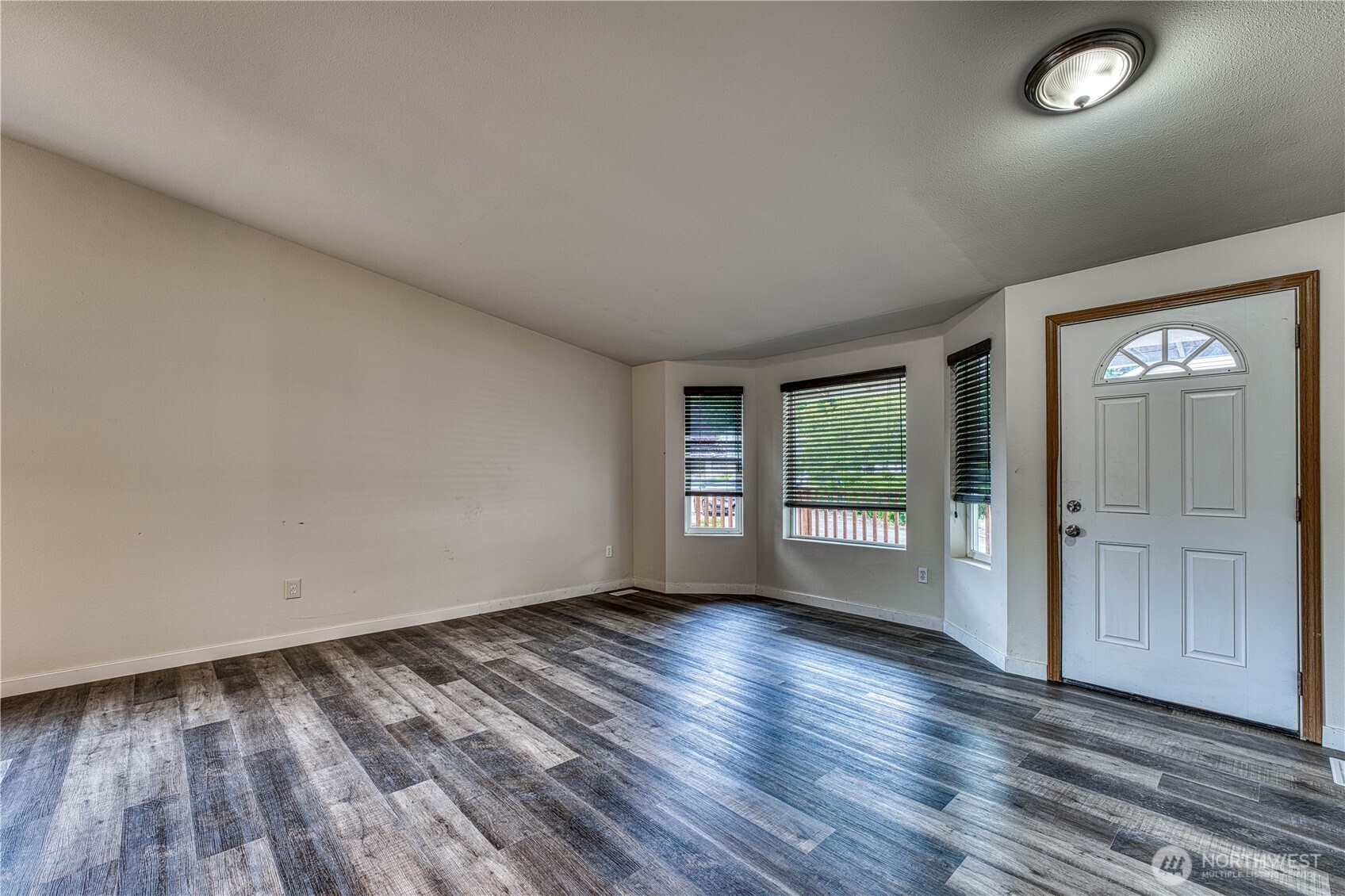 912 Eagle Crest Place