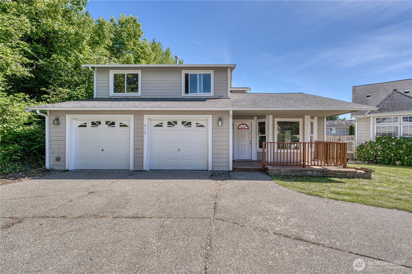 912 Eagle Crest Place