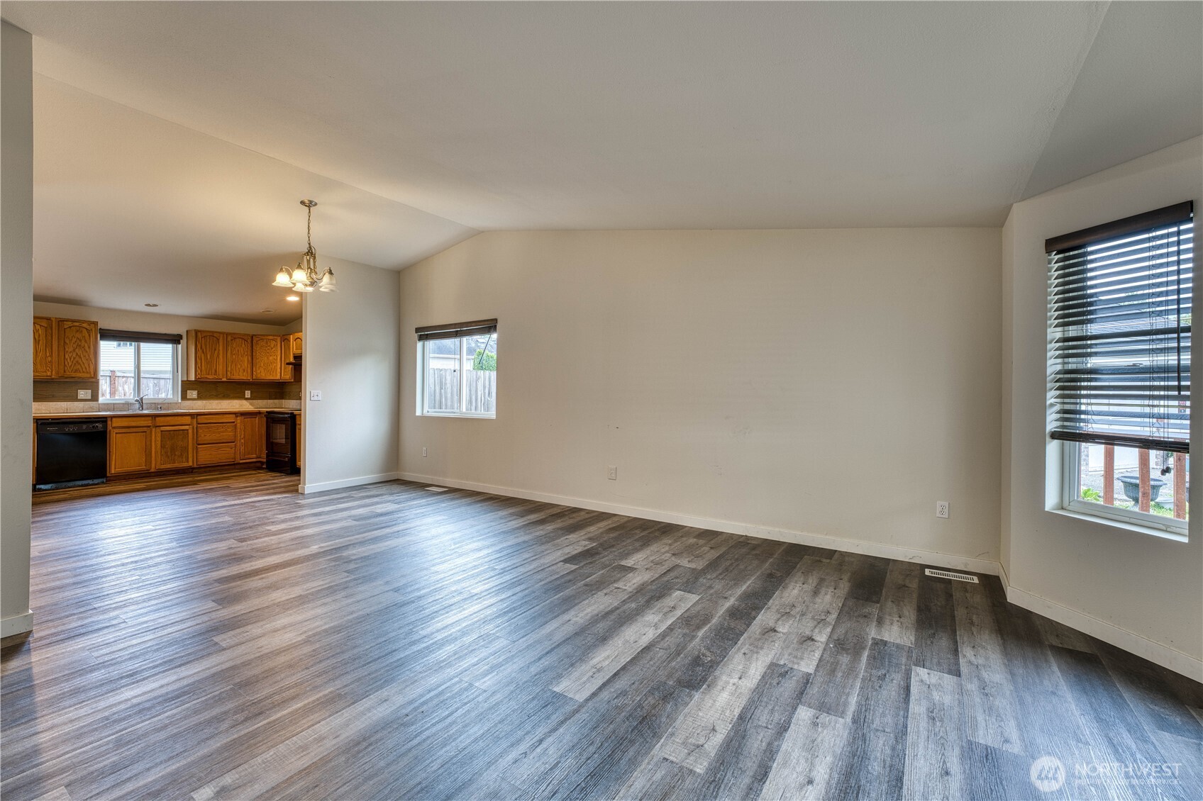 912 Eagle Crest Place