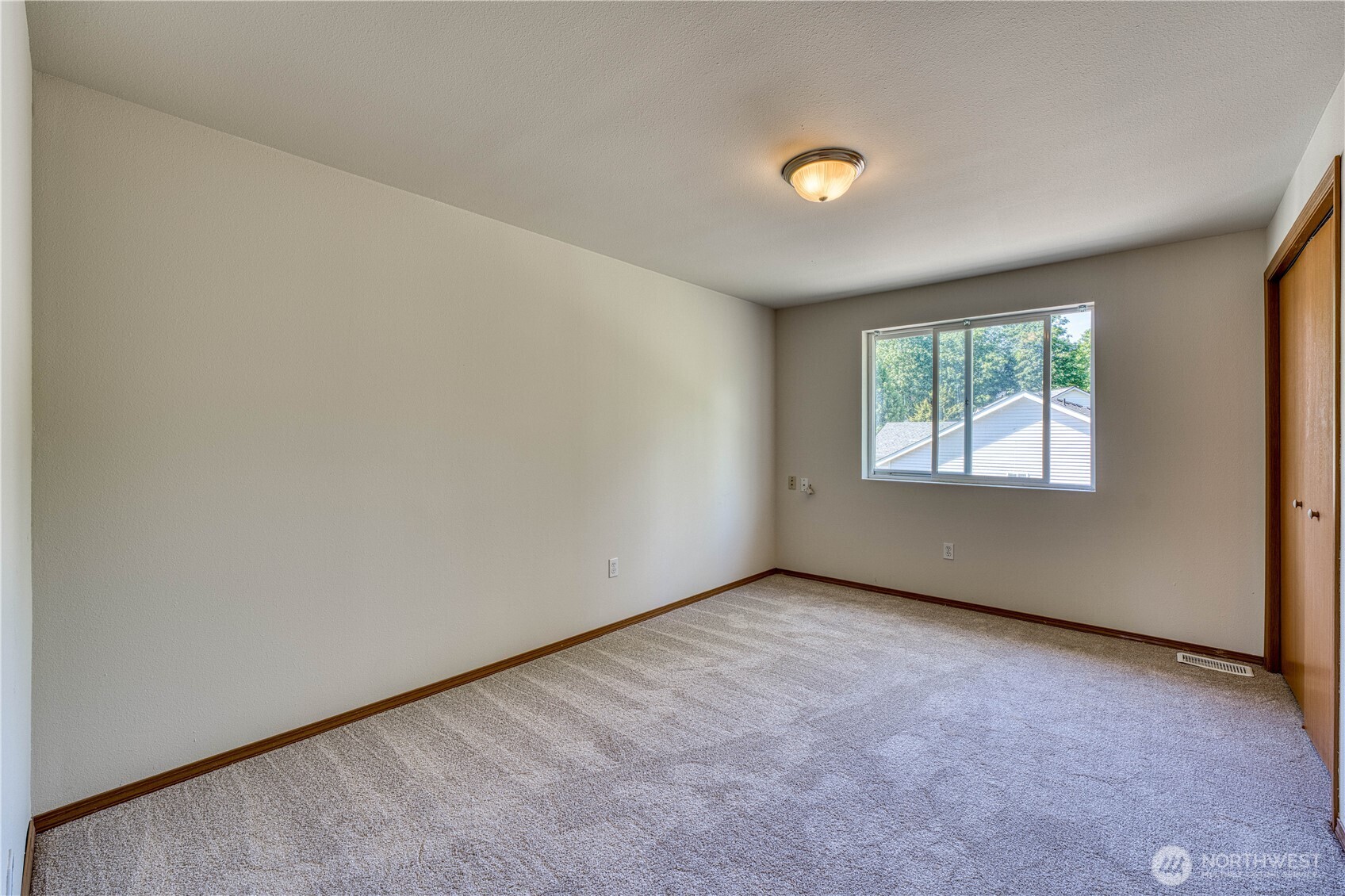 912 Eagle Crest Place