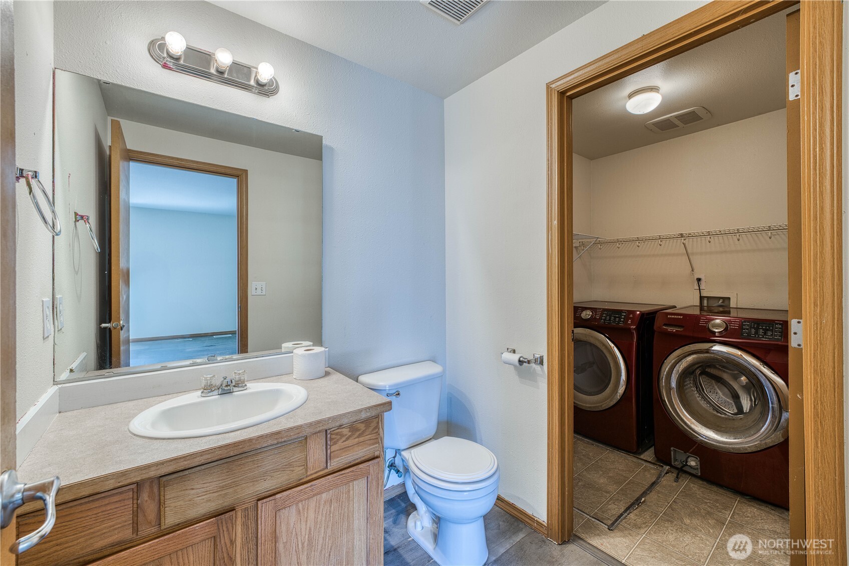 912 Eagle Crest Place