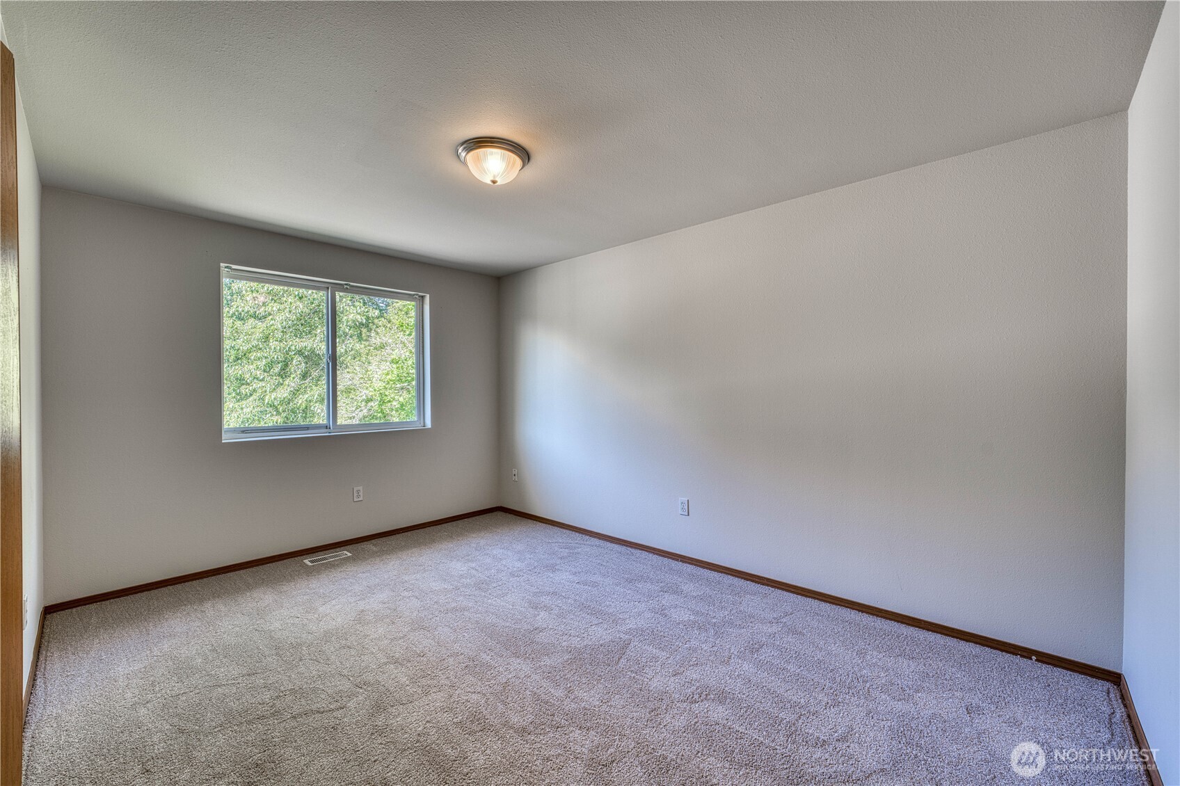 912 Eagle Crest Place