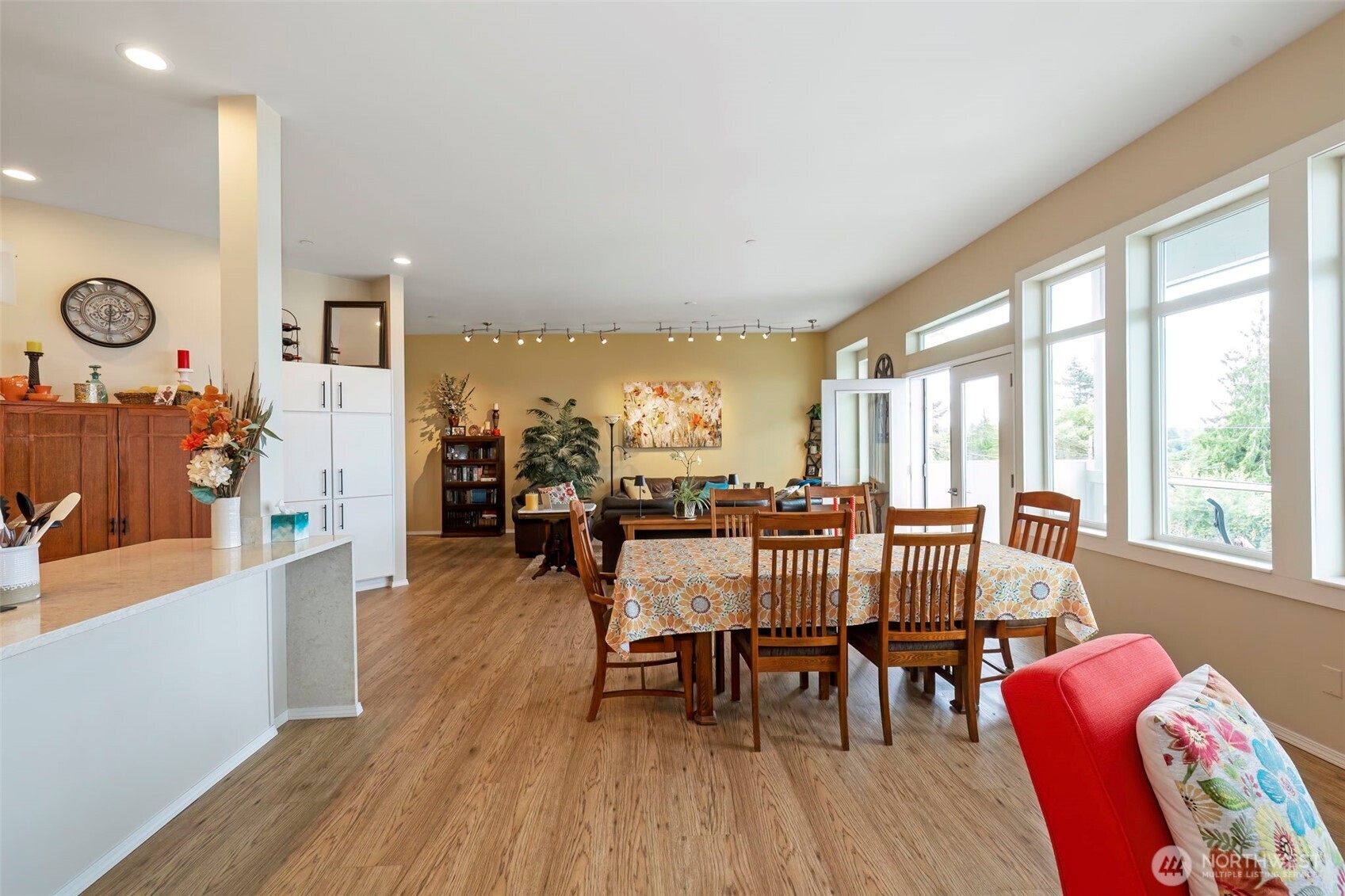 219 Tracy Avenue N Unit: 202