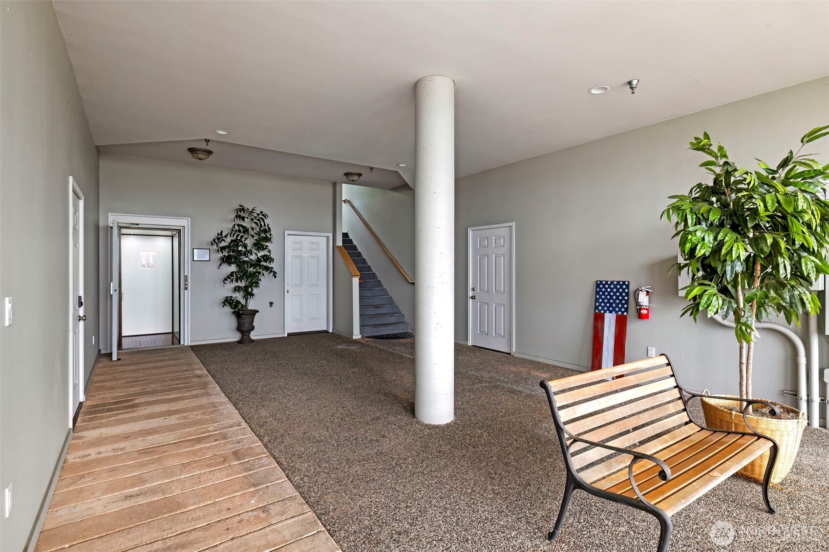 219 Tracy Avenue N Unit: 202