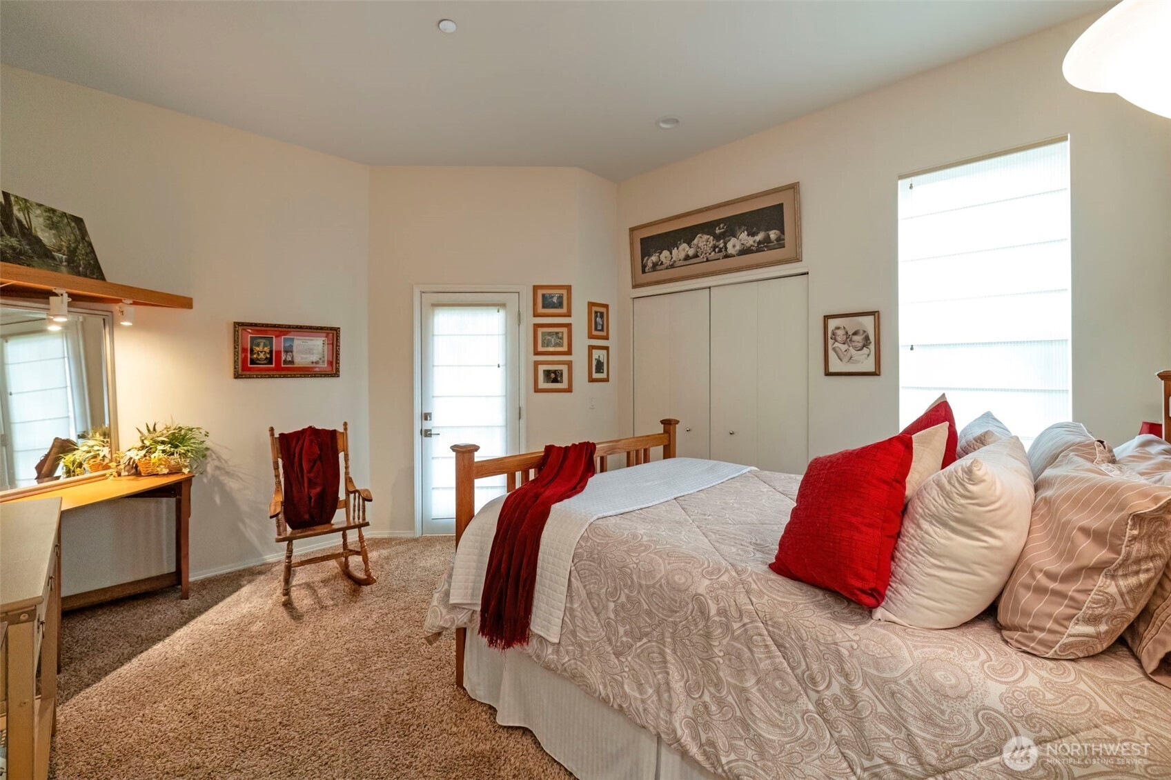 219 Tracy Avenue N Unit: 202