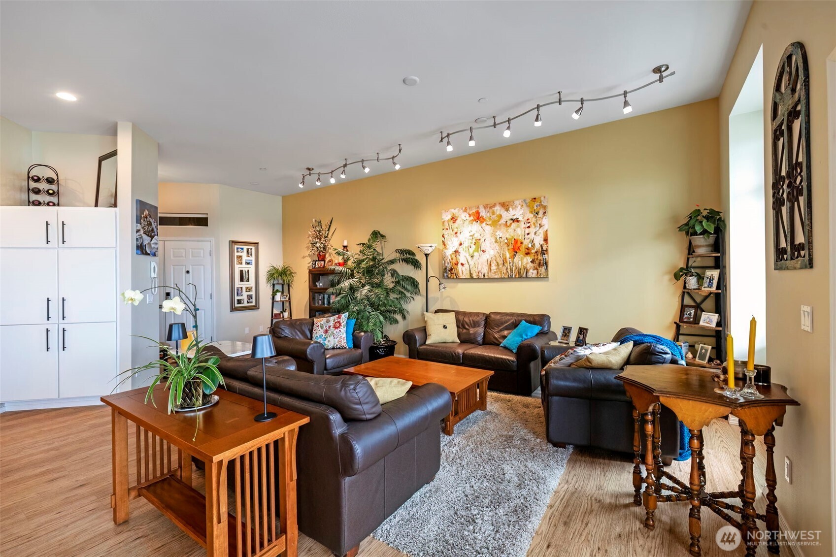 219 Tracy Avenue N Unit: 202