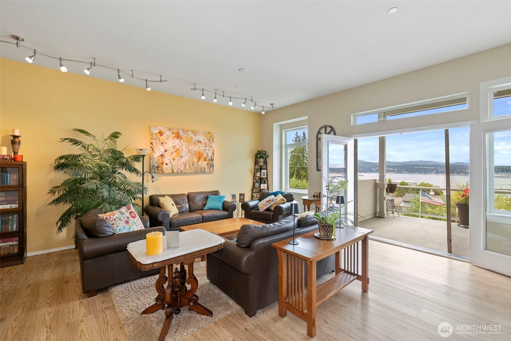 219 Tracy Avenue N Unit: 202