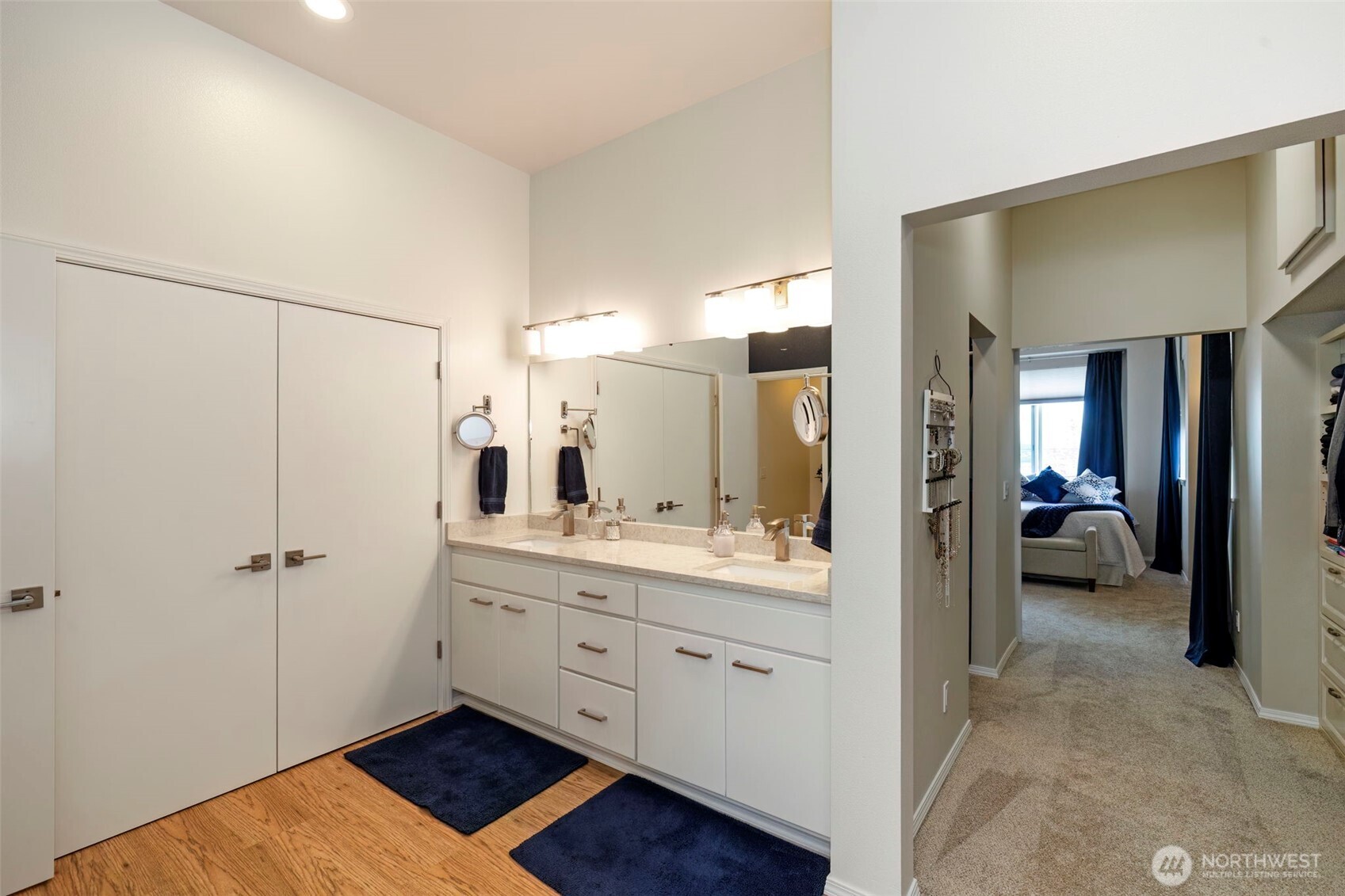 219 Tracy Avenue N Unit: 202