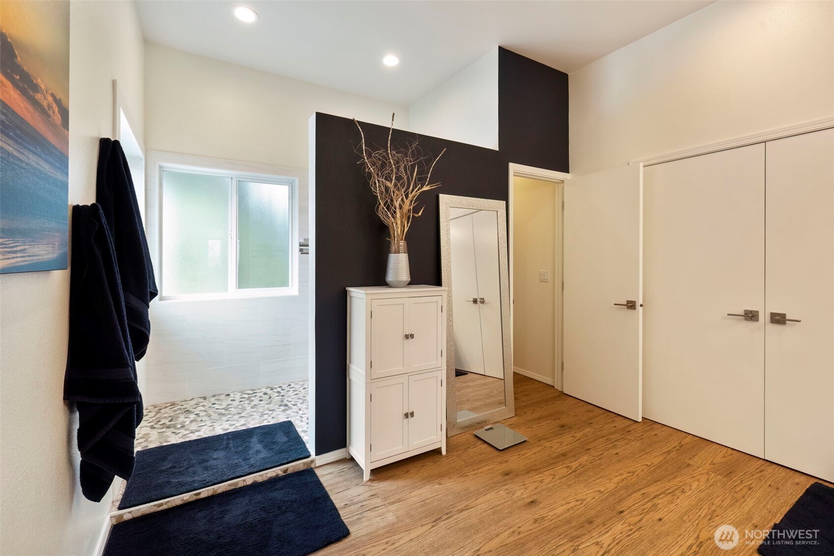 219 Tracy Avenue N Unit: 202
