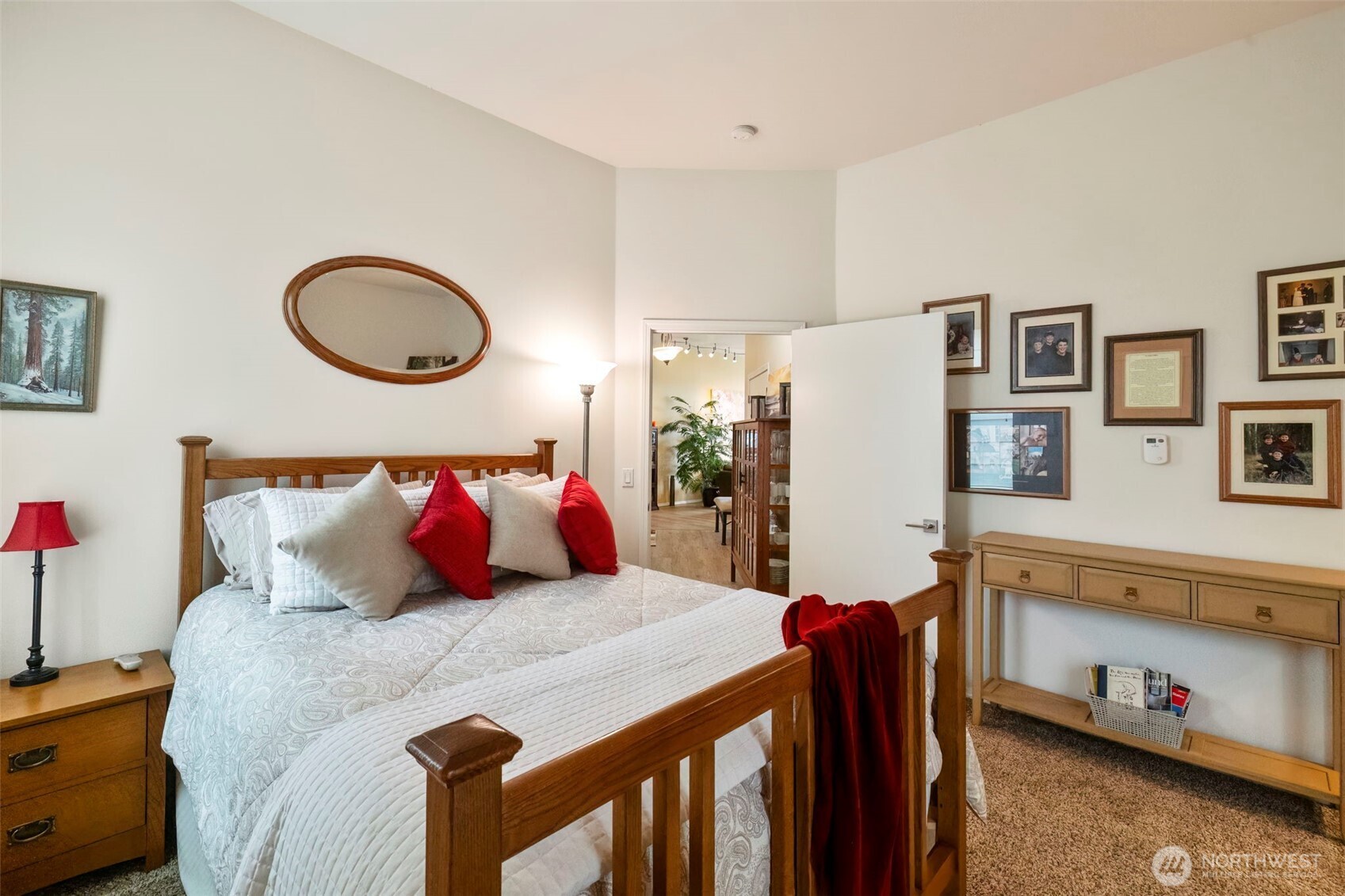 219 Tracy Avenue N Unit: 202