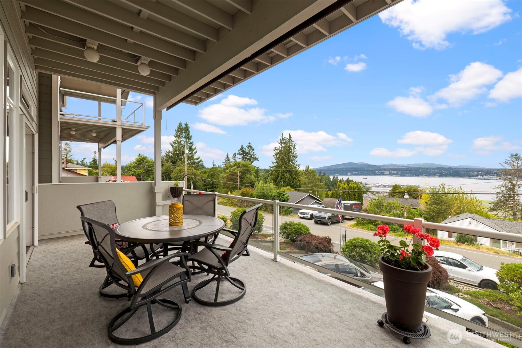 219 Tracy Avenue N Unit: 202