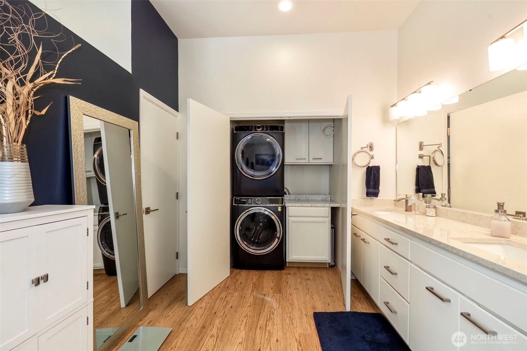 219 Tracy Avenue N Unit: 202