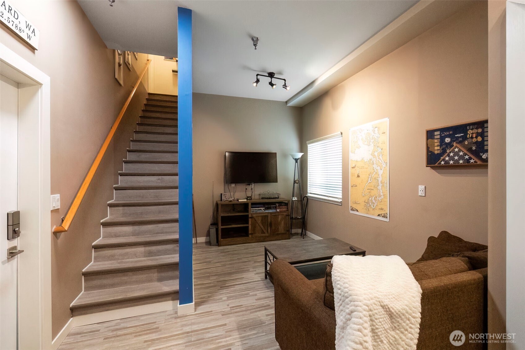 219 Tracy Avenue N Unit: 202