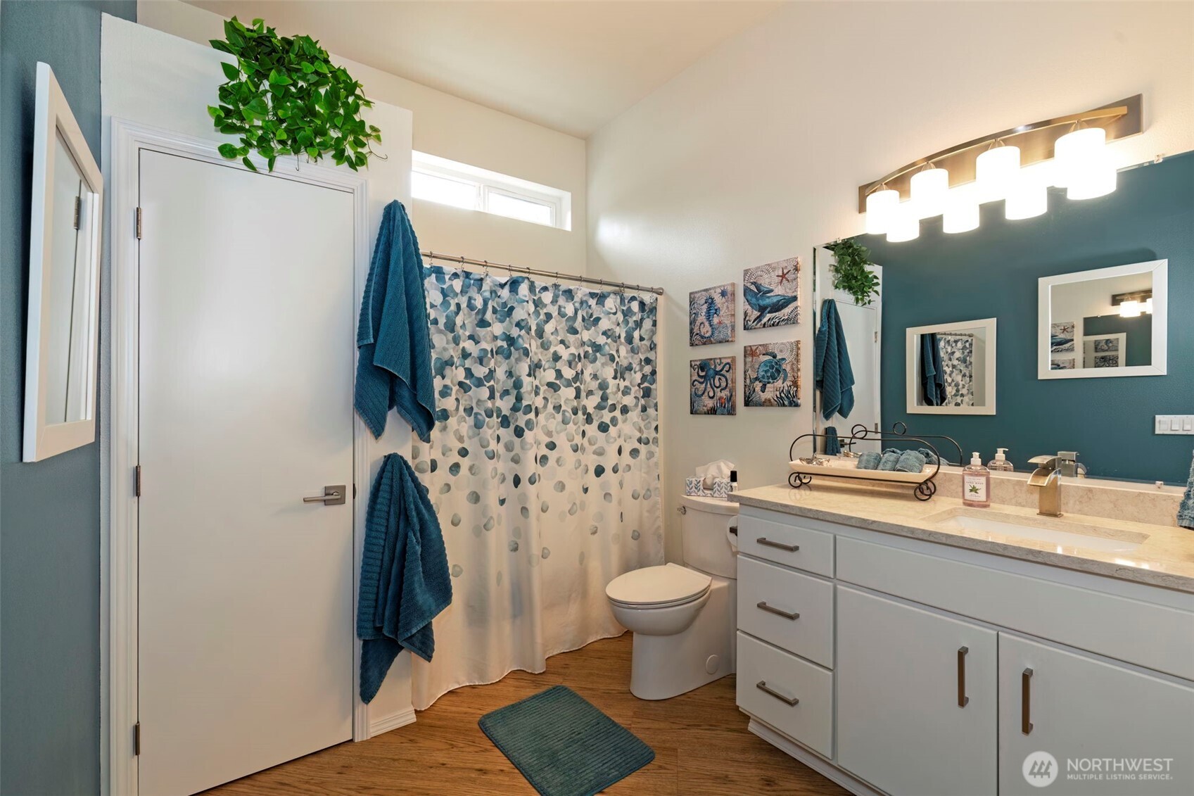 219 Tracy Avenue N Unit: 202